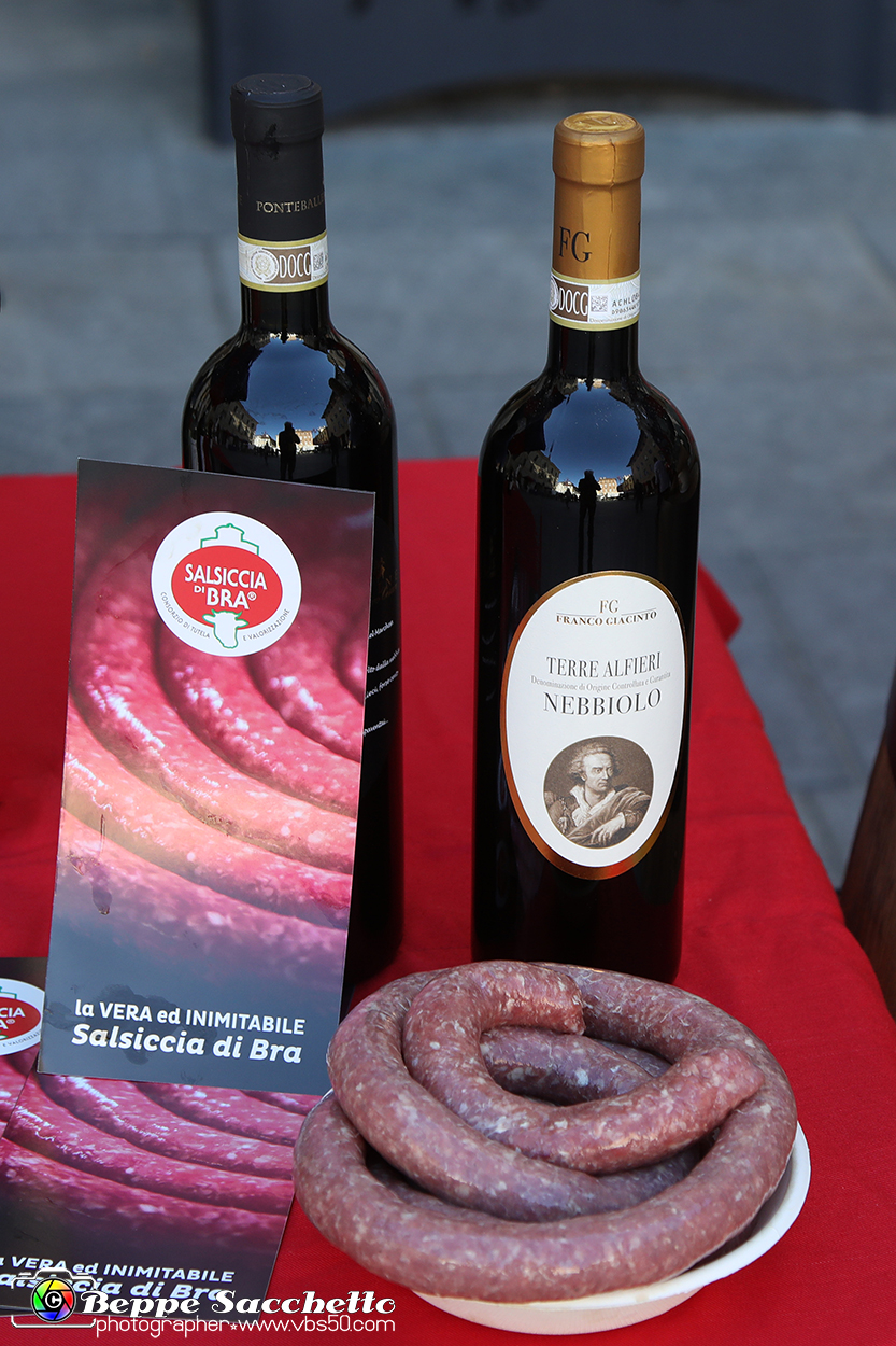 VBS_6697 - Fiera Storica di San Giuseppe 2024 - Alla Corte del Vino Barbera...la Salsiccia di Bra.jpg